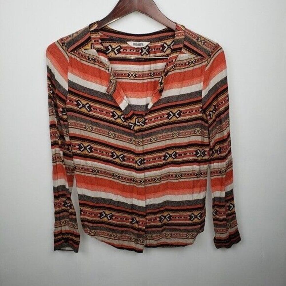 BB Dakota Southwestern Print Long Sleeve Henley Top Blouse XS Festival Ranch Art